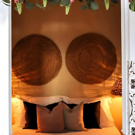 Apartament Casa Salinas, Elegant Flat W Patio In Taviras Historical Centre *