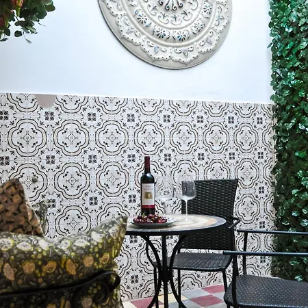 Casa Salinas, Elegant Flat W Patio In Taviras Historical Centre *