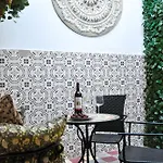 Casa Salinas, Elegant Flat W Patio In Taviras Historical Centre *