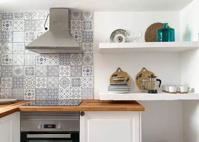 Casa Salinas, Elegant Flat W Patio In Taviras Historical Centre *