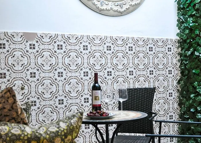 Casa Salinas, Elegant Flat W Patio In Taviras Historical Centre *