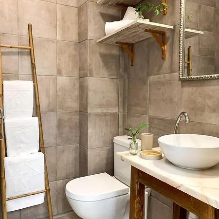 Casa Salinas, Elegant Flat W Patio In Taviras Historical Centre アパート *